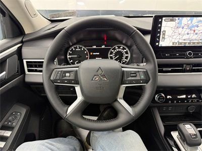 New 2026 Mitsubishi Outlander SE AWD/4WD image 15