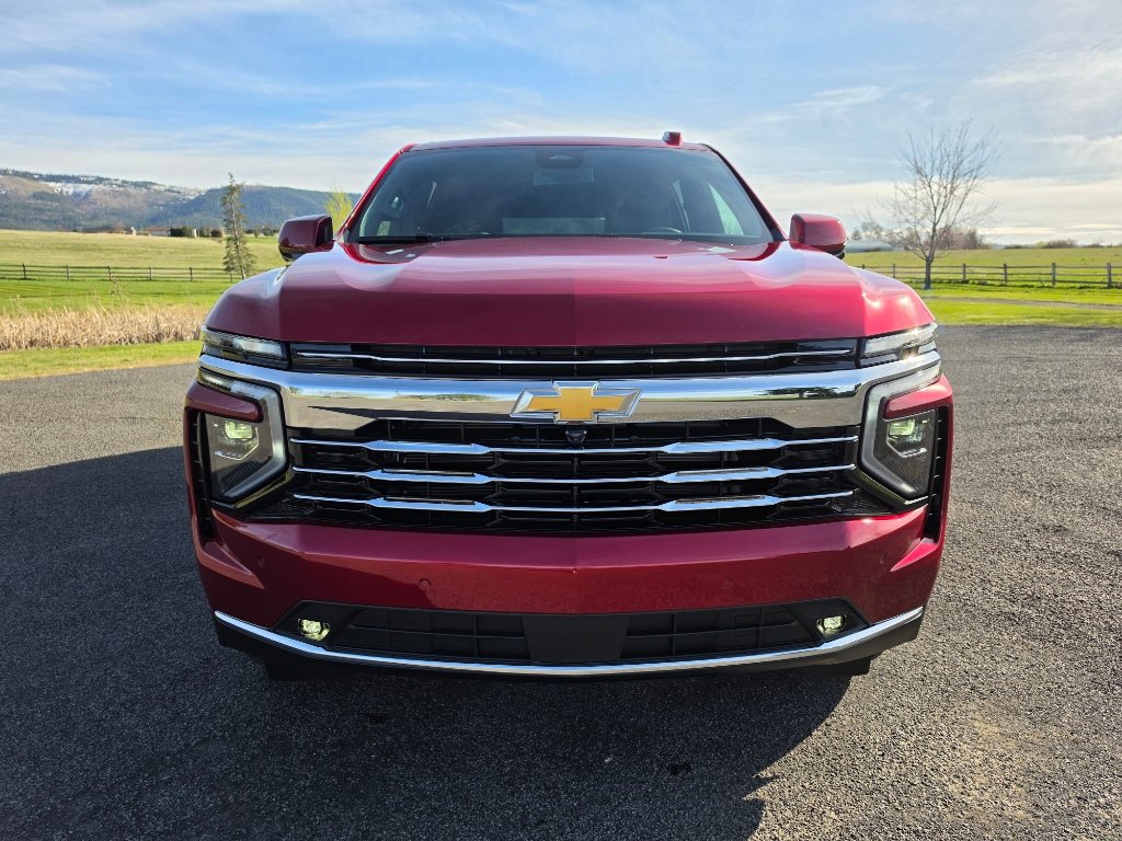 New 2026 Chevrolet Suburban LT w/ Comfort Package AWD/4WD image 2