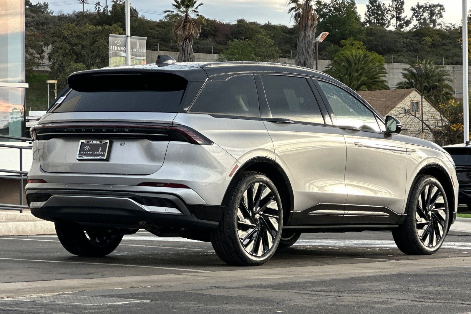 New 2026 Lincoln Nautilus Reserve w/ Jet Appearance Package image 3