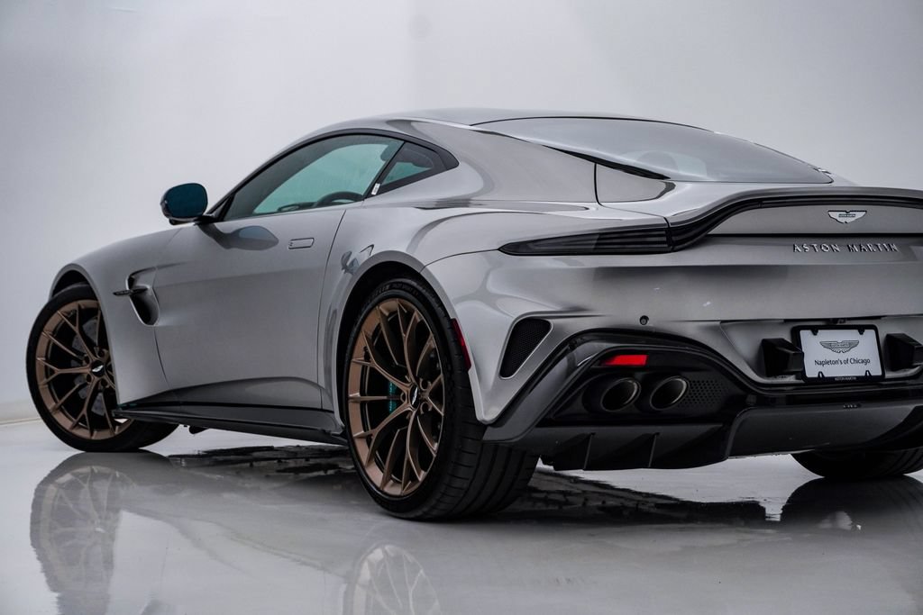 Used 2025 Aston Martin V8 Vantage Coupe RWD image 9