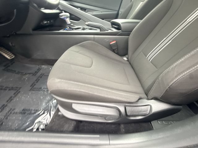 Certified 2025 Hyundai Elantra Sport FWD image 12