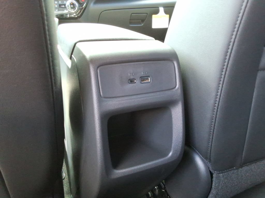 New 2026 Chevrolet Trax RS w/ Sunroof Package FWD image 17