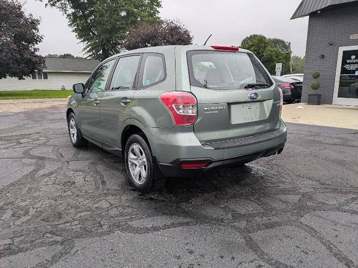 Used 2014 Subaru Forester 2.5i AWD/4WD image 3