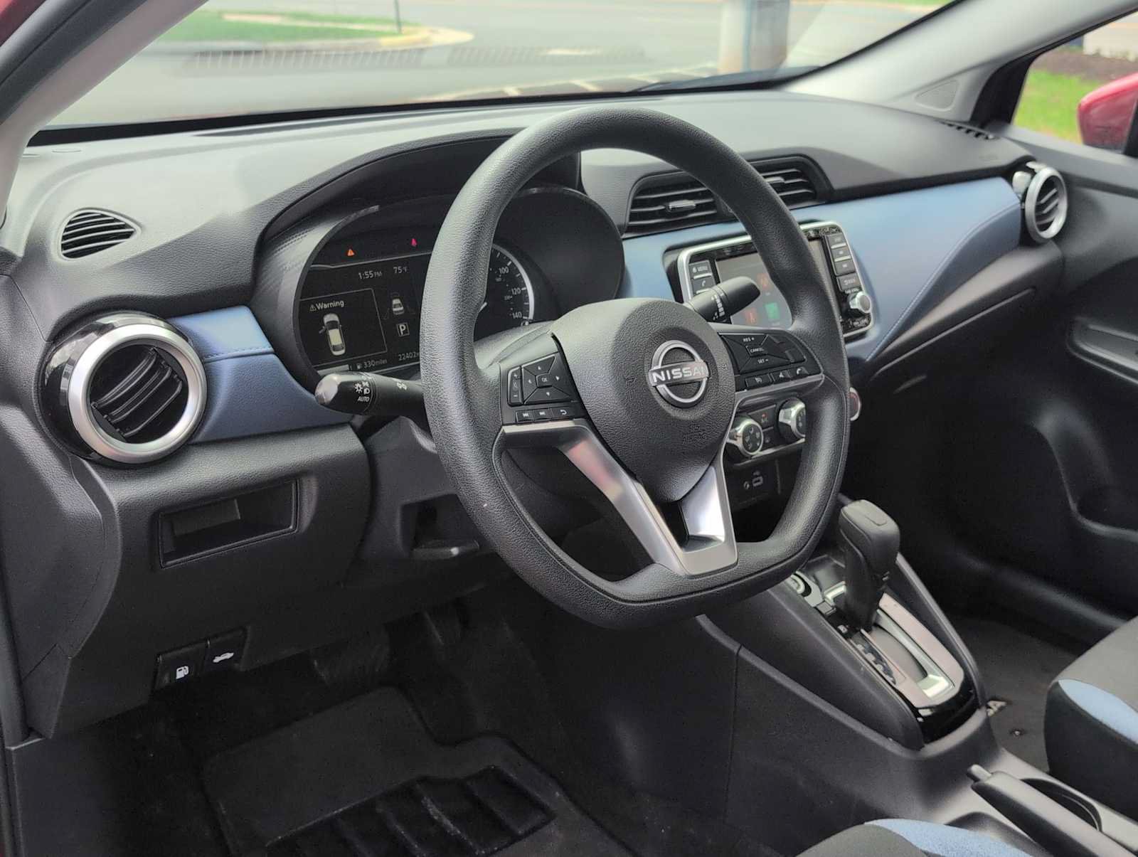Used 2025 Nissan Versa SV FWD image 10