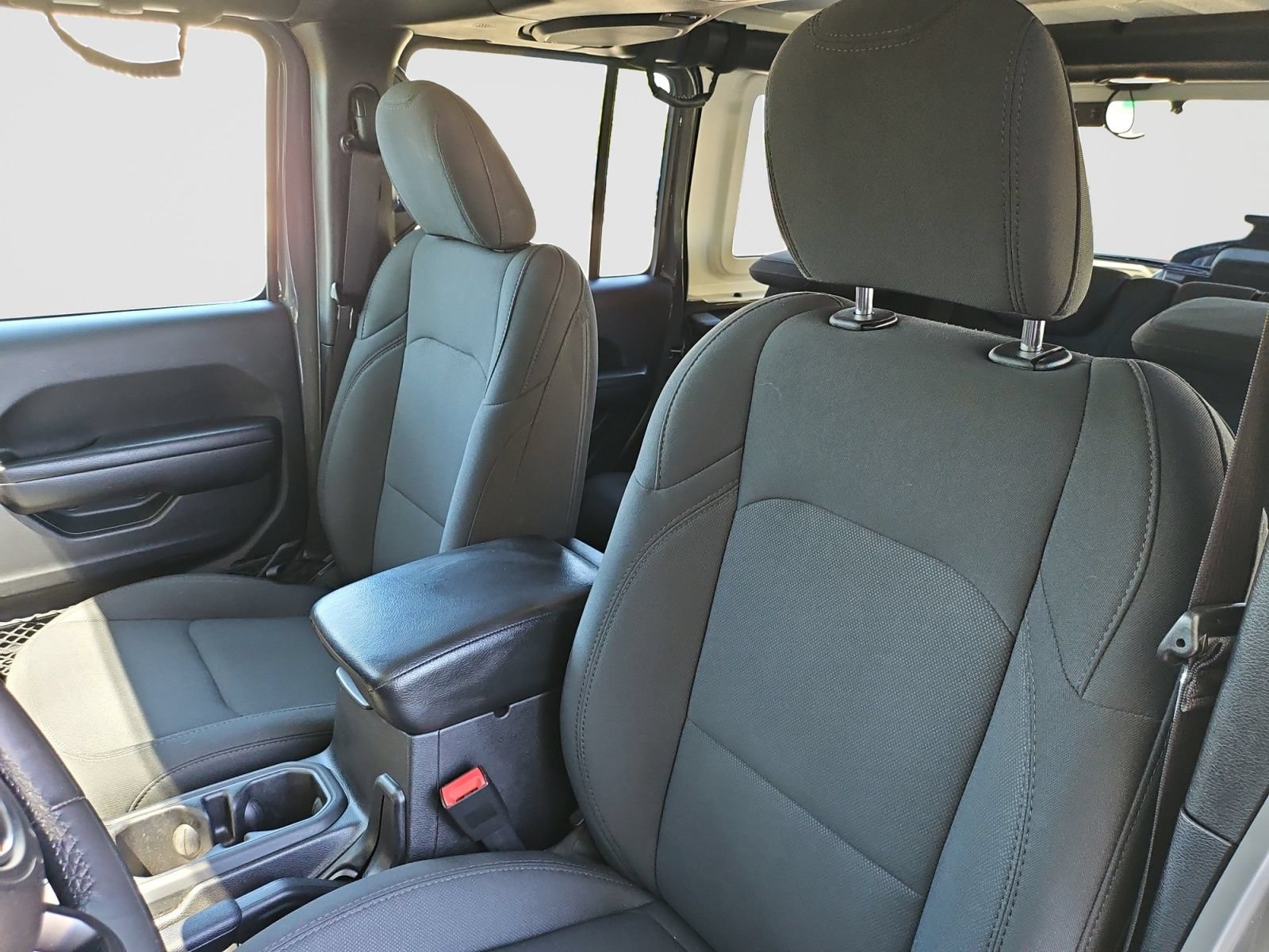 Used 2018 Jeep Wrangler Unlimited Sport S AWD/4WD image 21