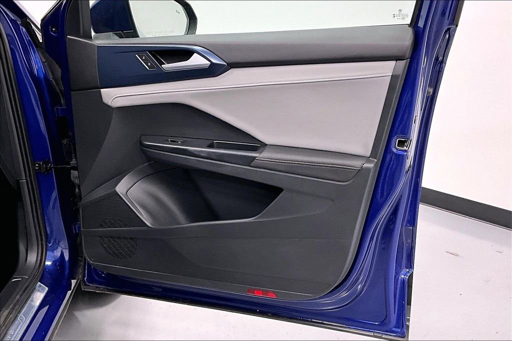 Used 2024 Volkswagen Taos SE image 22