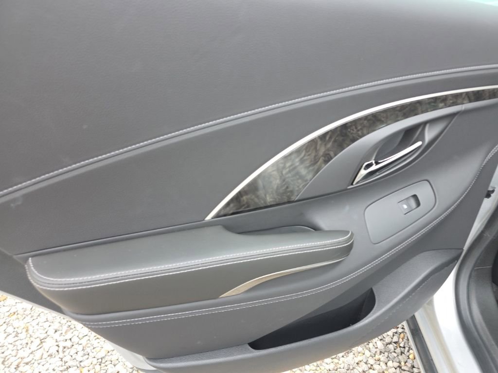 Used 2015 Buick LaCrosse Leather image 14