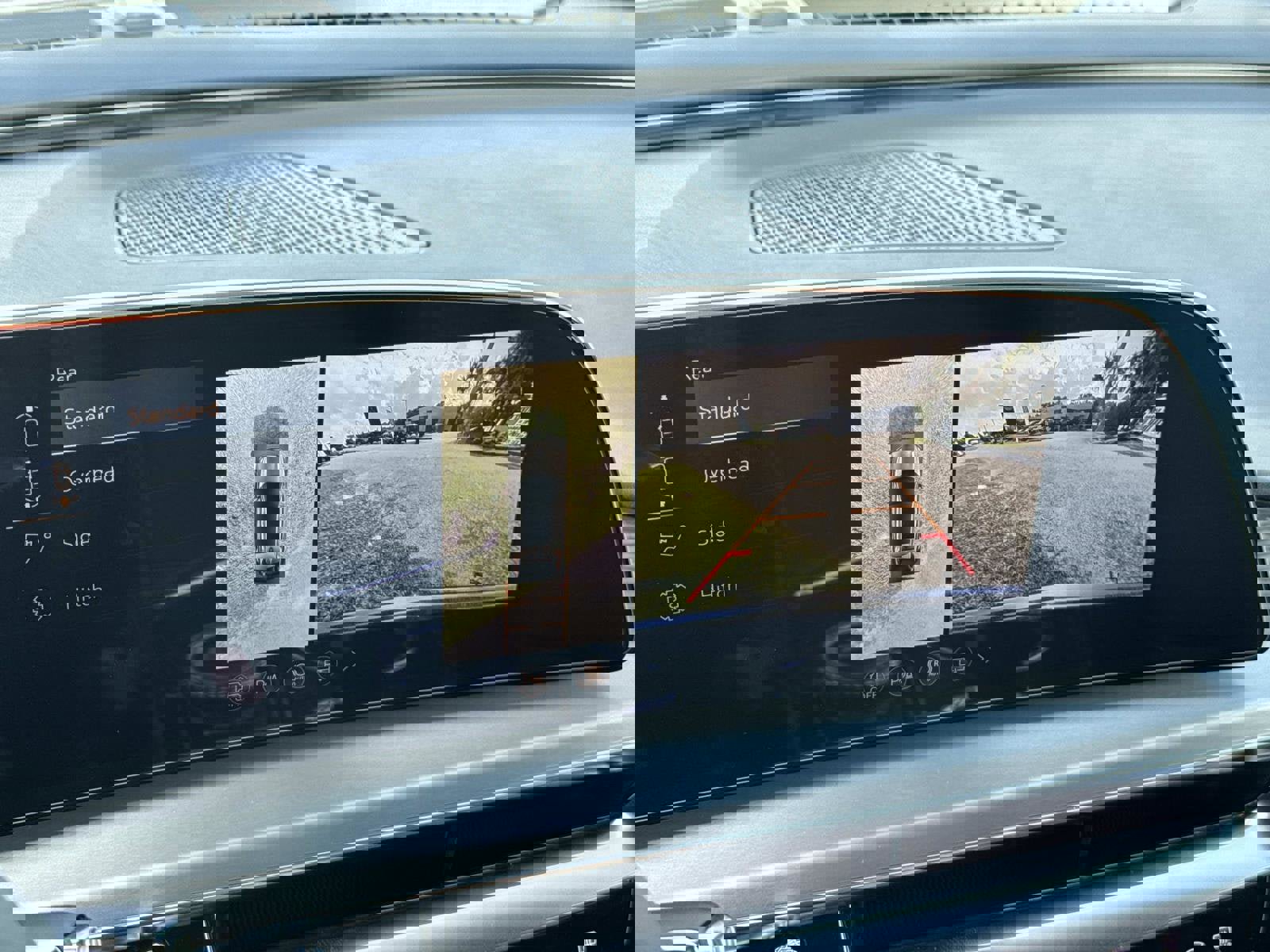 New 2026 Cadillac Lyriq Luxury image 25