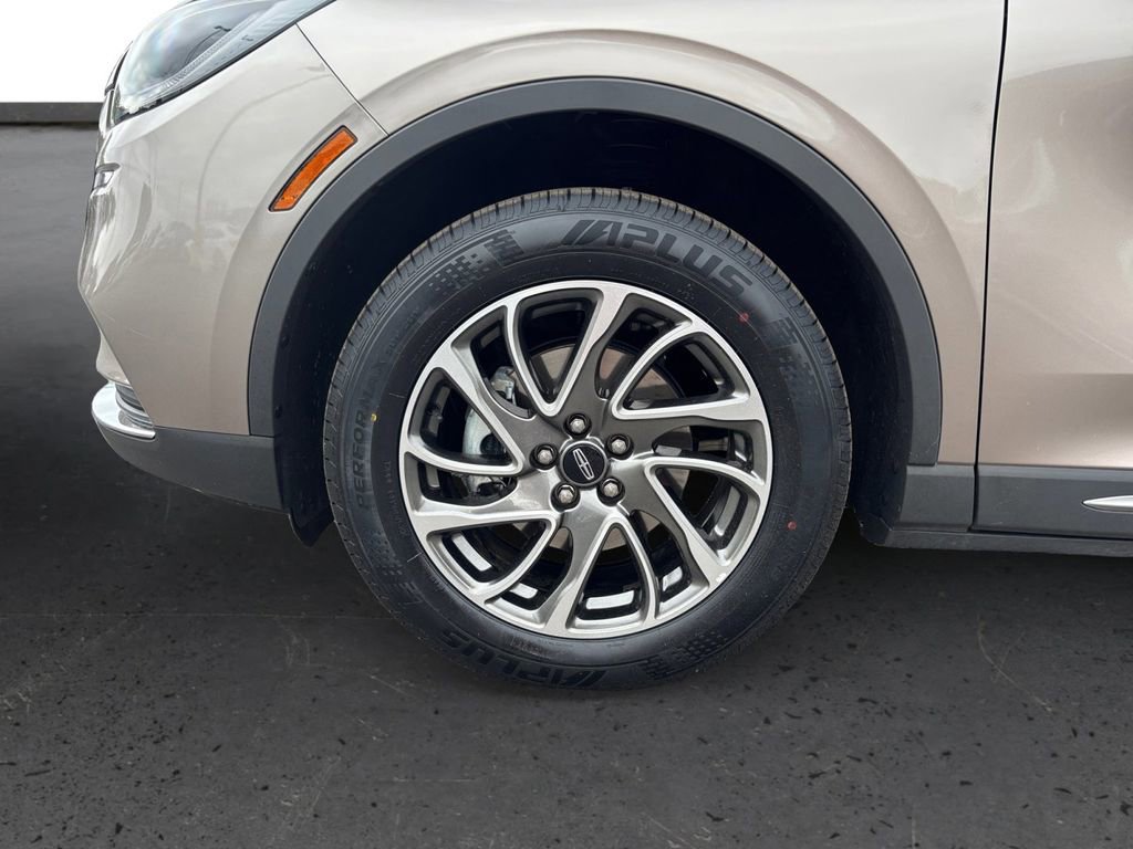 Used 2020 Lincoln Corsair FWD w/ Equipment Group 101A image 13