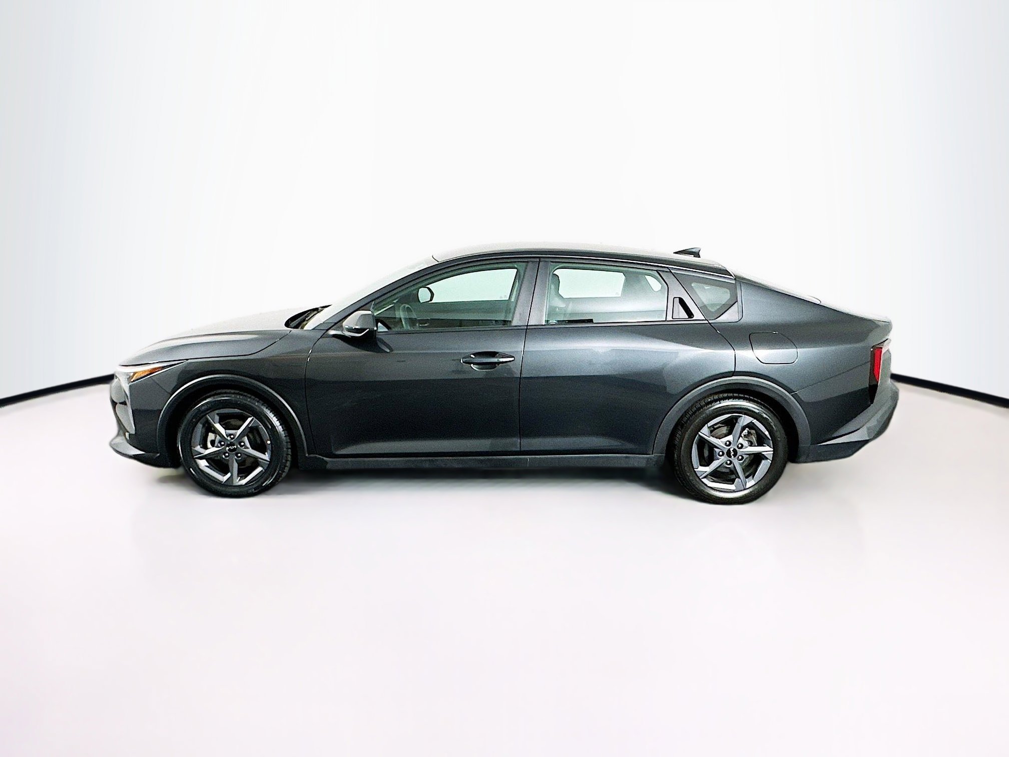 Used 2025 Kia K4 LXS image 4