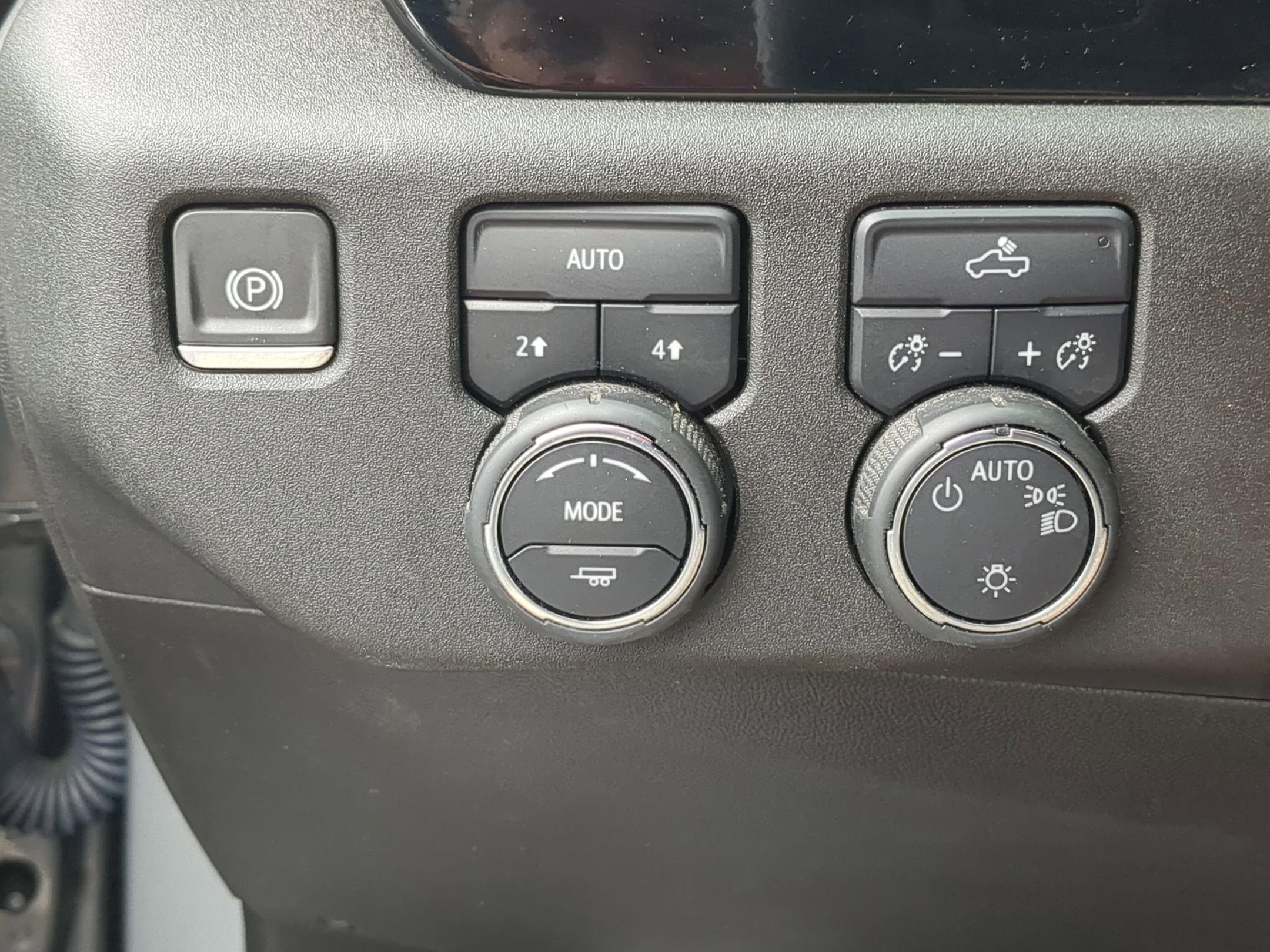 Used 2024 Chevrolet Silverado 1500 LT AWD/4WD image 23