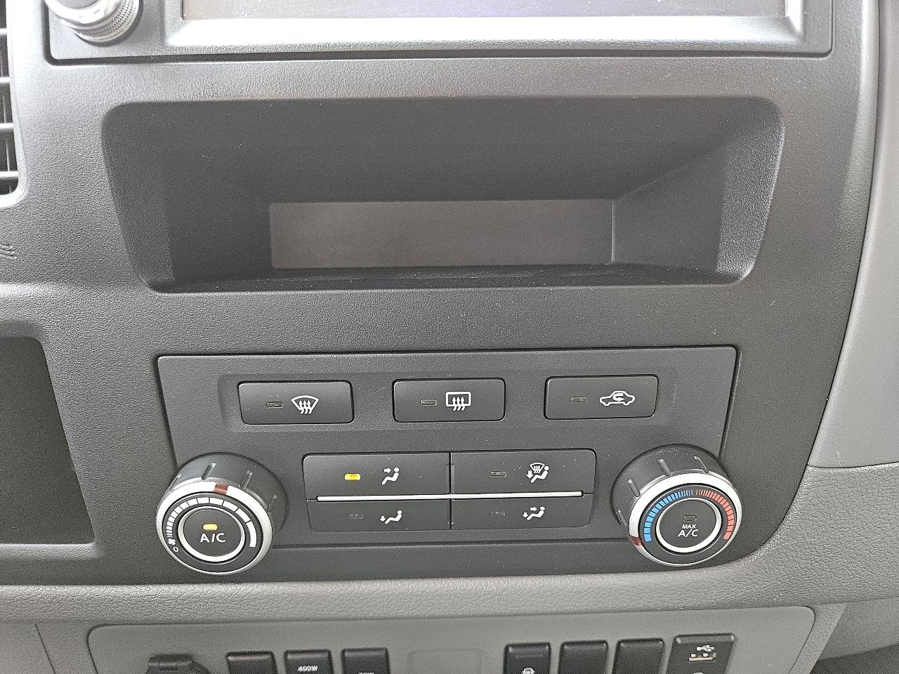 Used 2019 Nissan NV 2500 SV RWD image 32