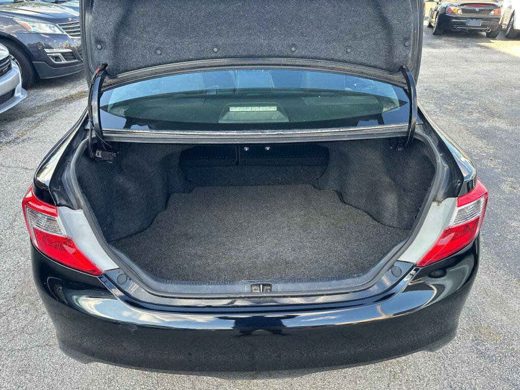 Used 2012 Toyota Camry image 8