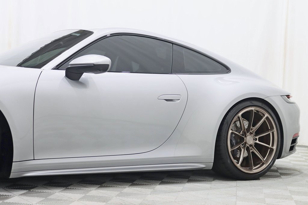 Used 2023 Porsche 911 Carrera image 4