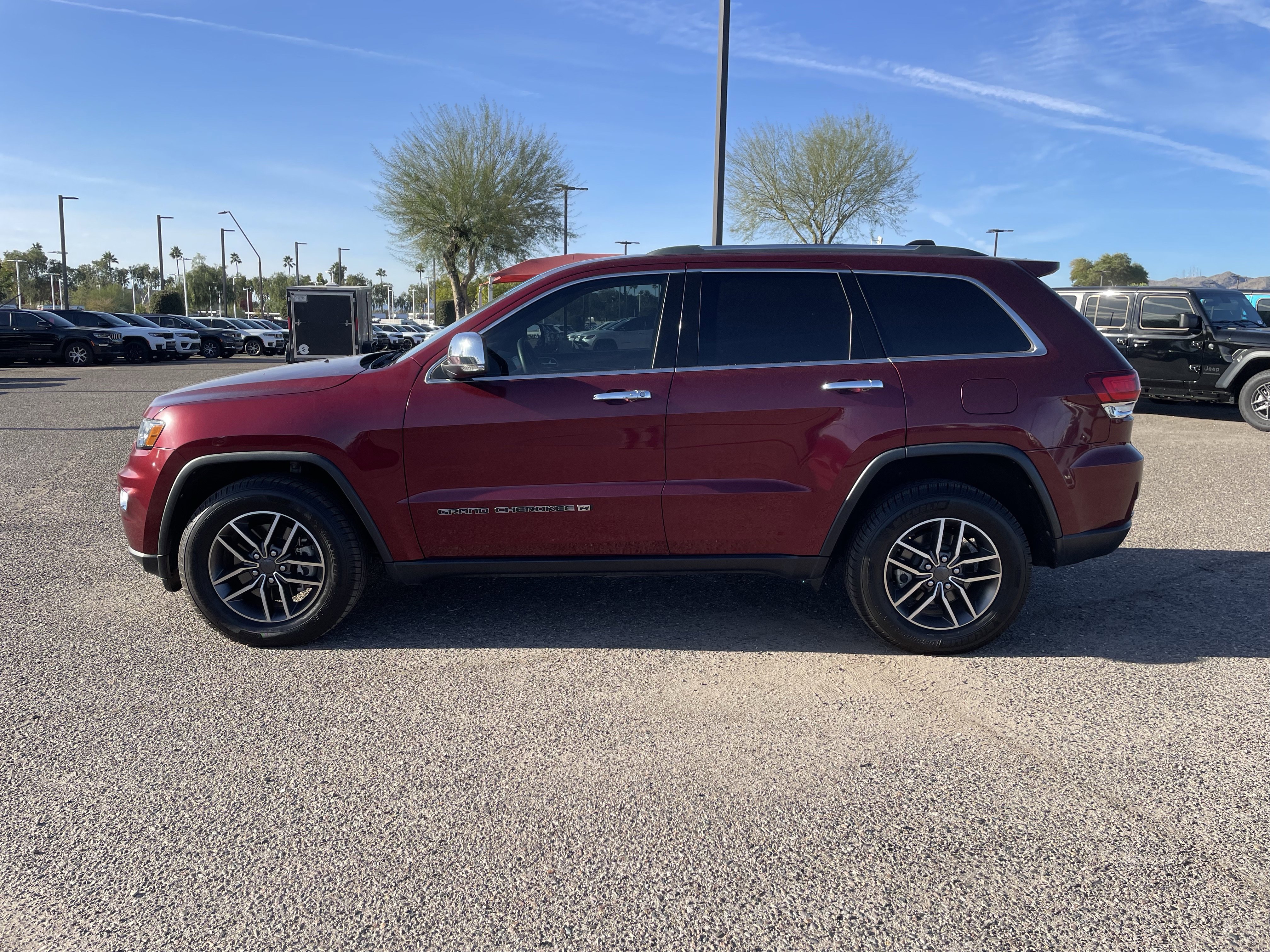 Used 2022 Jeep Grand Cherokee Limited image 3