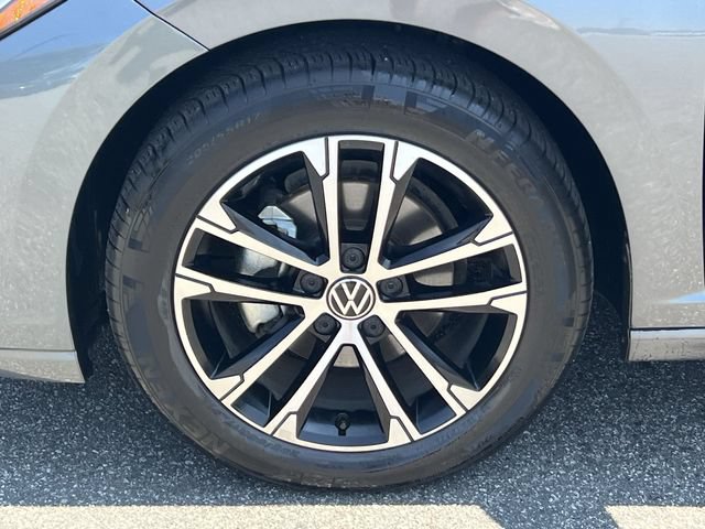 Used 2025 Volkswagen Jetta Sport FWD image 35