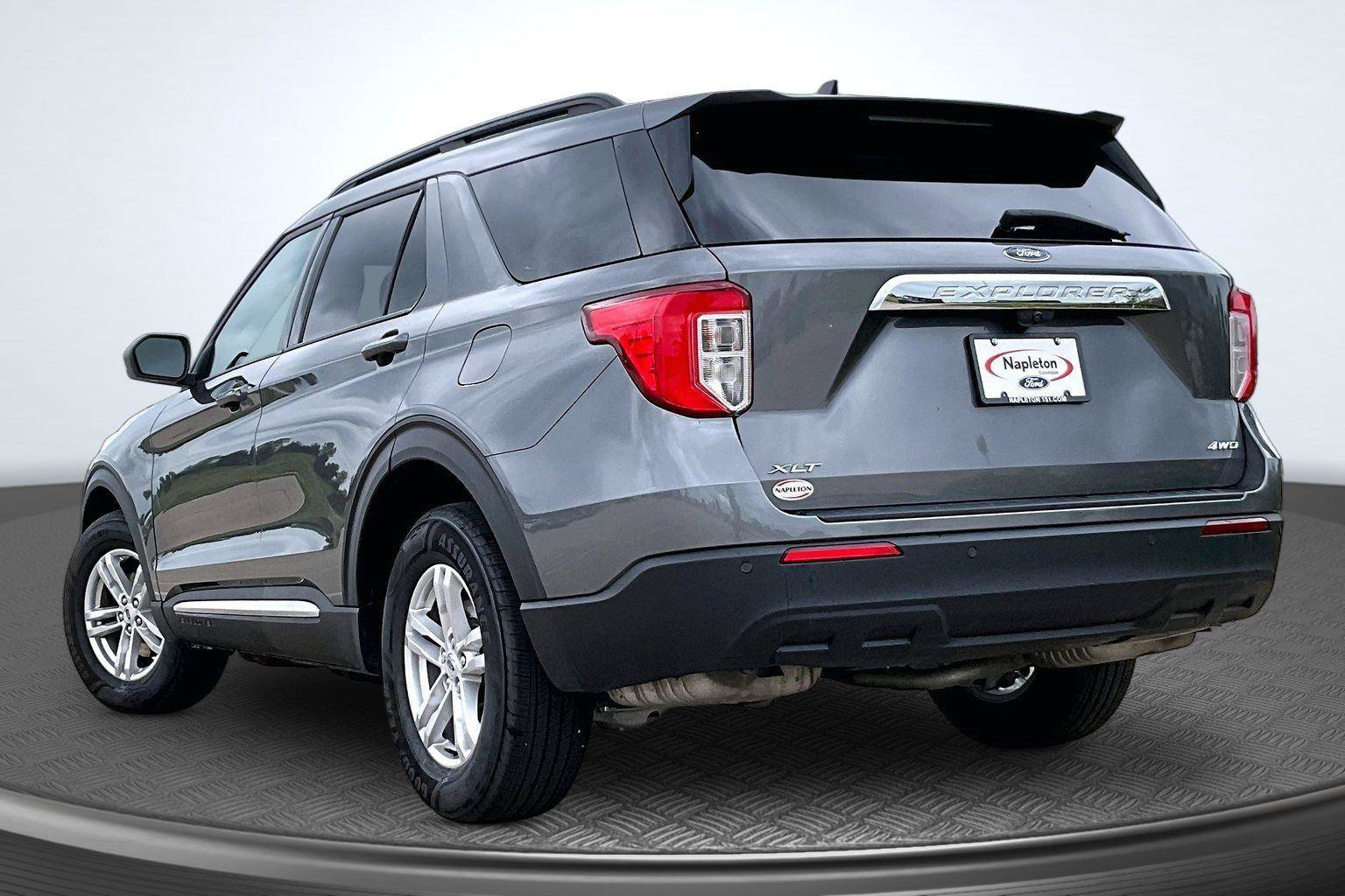Used 2023 Ford Explorer XLT AWD/4WD image 14