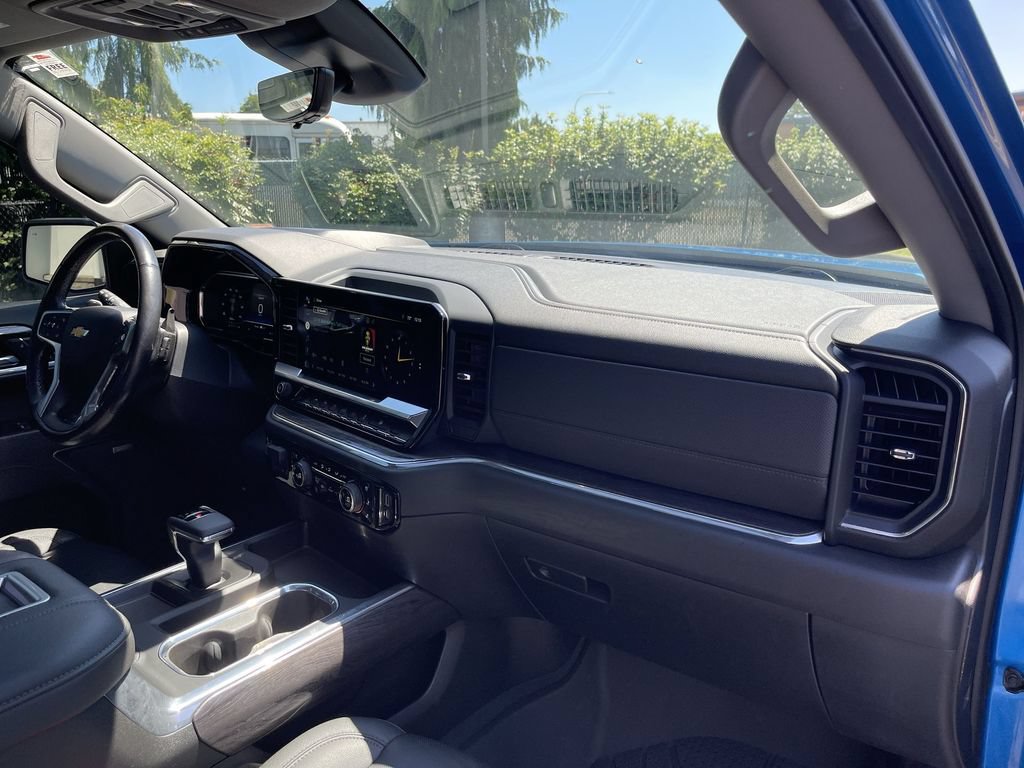 Used 2022 Chevrolet Silverado 1500 LTZ w/ LTZ Premium Package AWD/4WD image 30