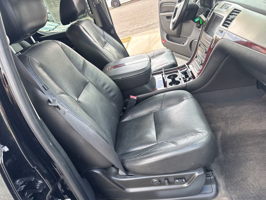 Used 2011 Cadillac Escalade EXT Luxury AWD/4WD image 75