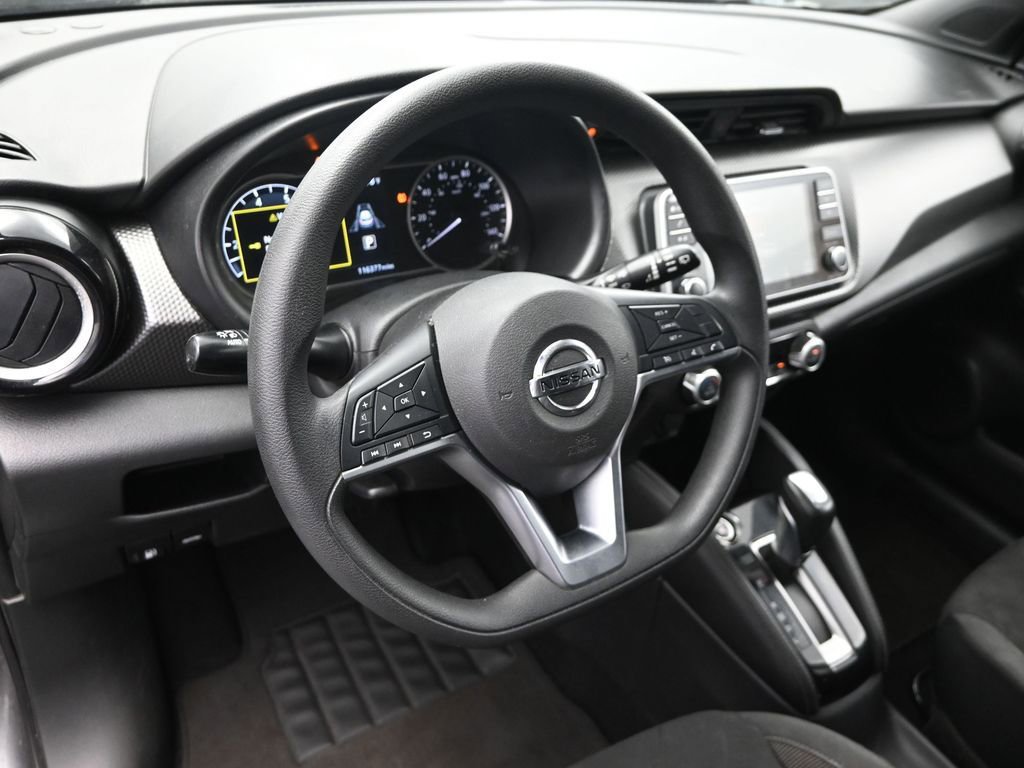 Used 2020 Nissan Kicks SV image 16