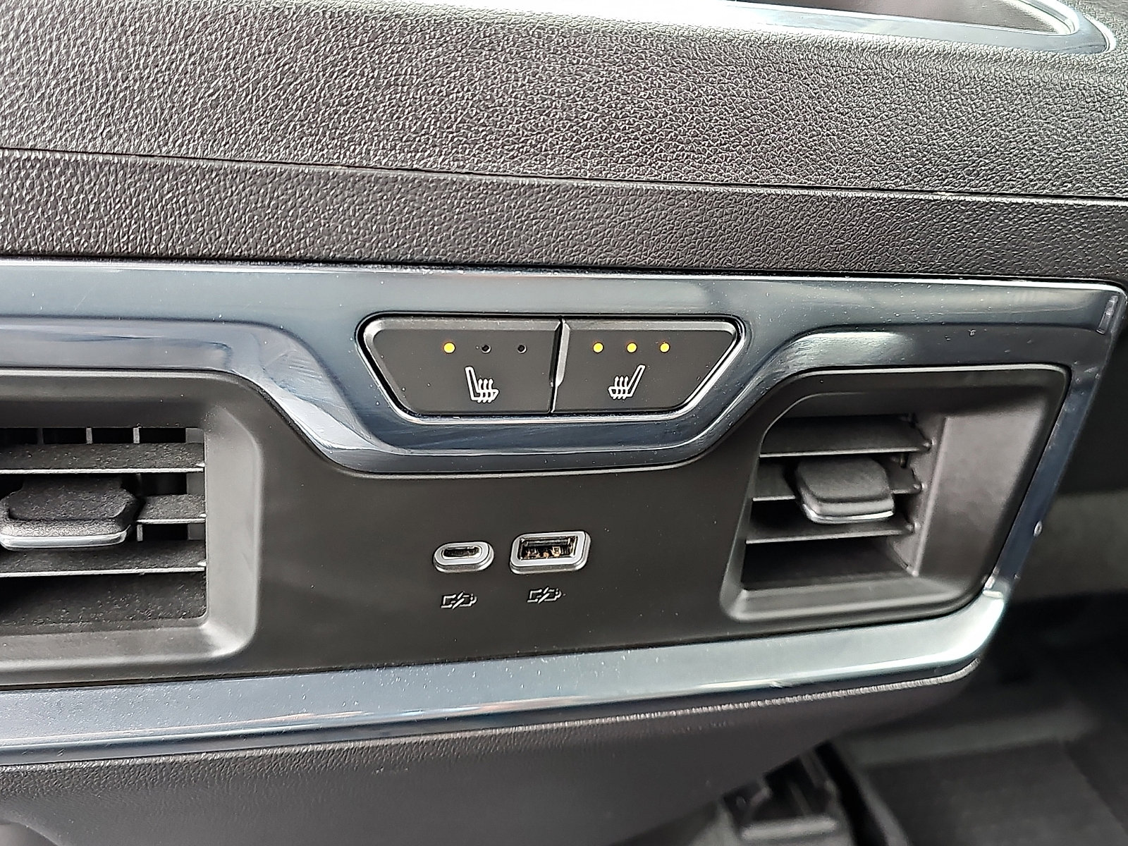 Used 2022 Chevrolet Silverado 1500 High Country w/ High Country Premium Package AWD/4WD image 11