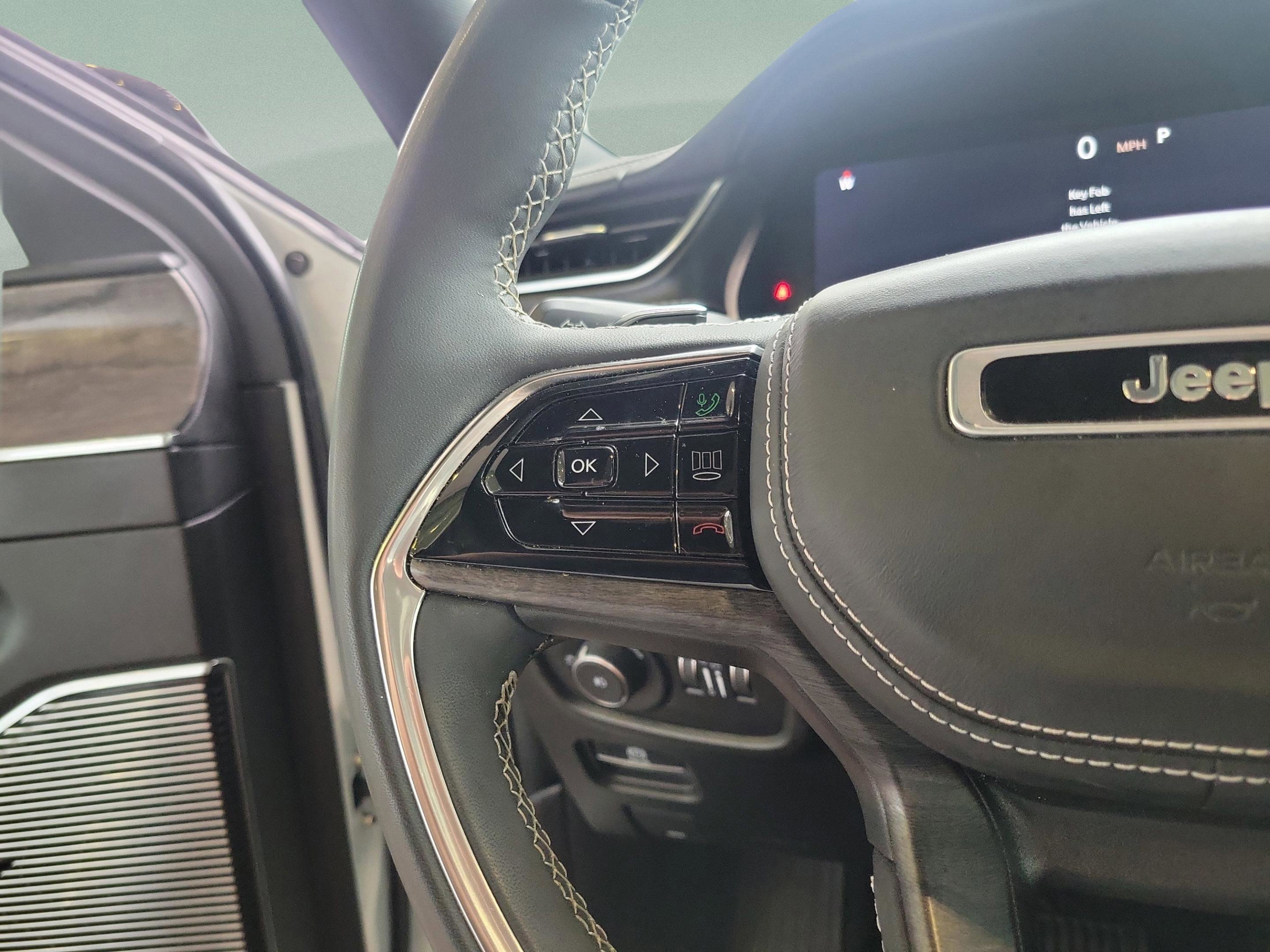 Used 2022 Jeep Grand Cherokee Overland w/ Luxury Tech Group IV image 24