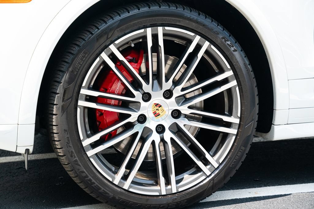 Used 2015 Porsche Cayenne Turbo AWD/4WD image 22