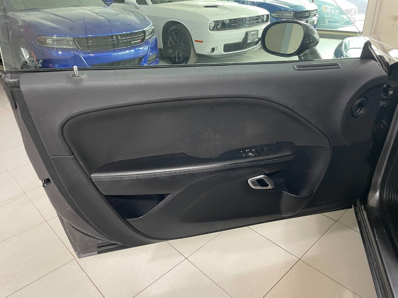 Used 2019 Dodge Challenger SXT image 13