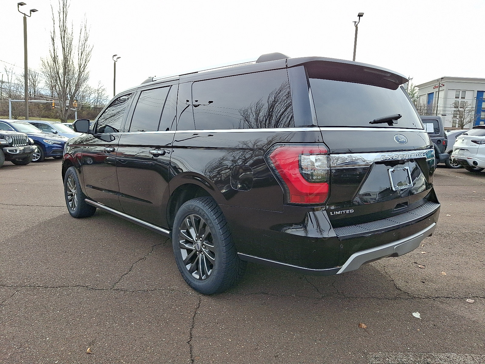 Used 2021 Ford Expedition Max Limited image 4