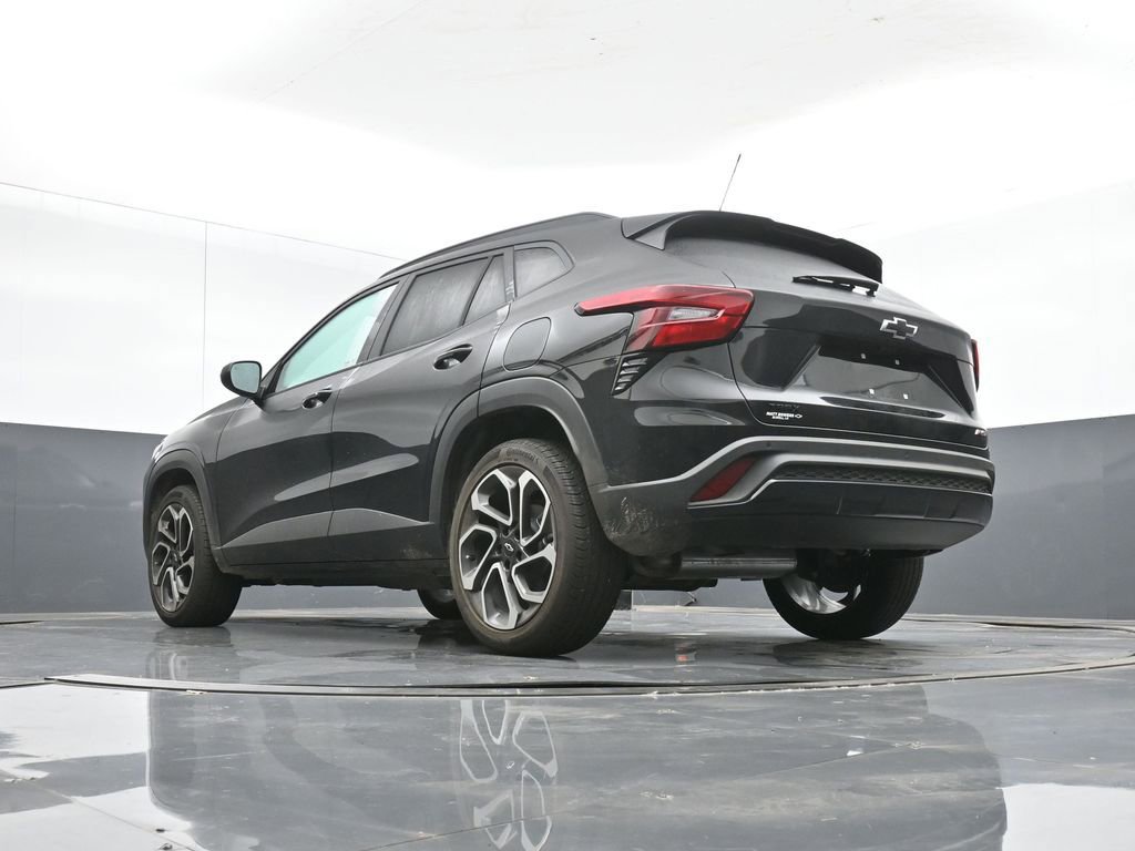 Certified 2026 Chevrolet Trax RS w/ Driver Confidence Package image 38