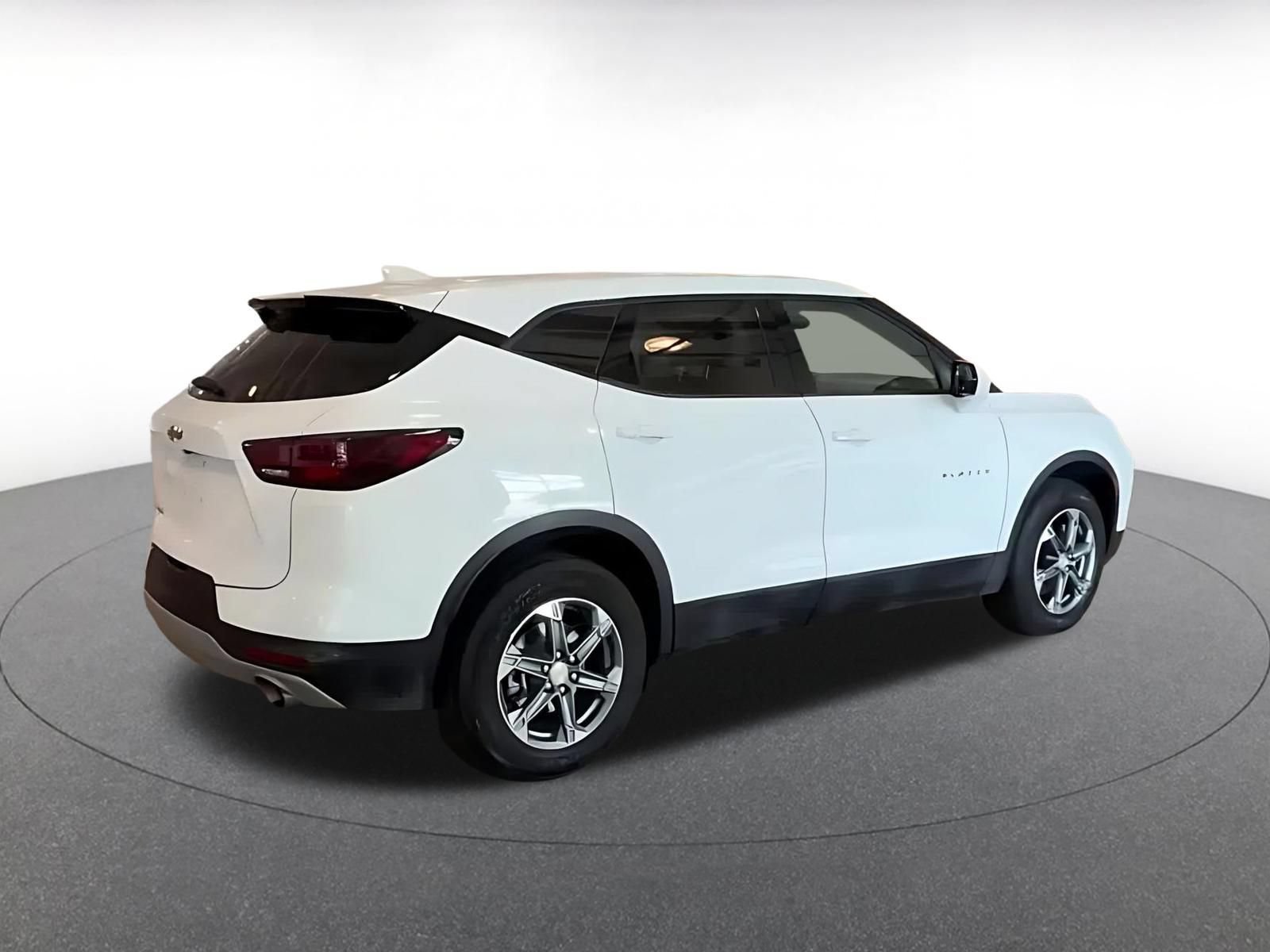 Used 2025 Chevrolet Blazer LT FWD image 14
