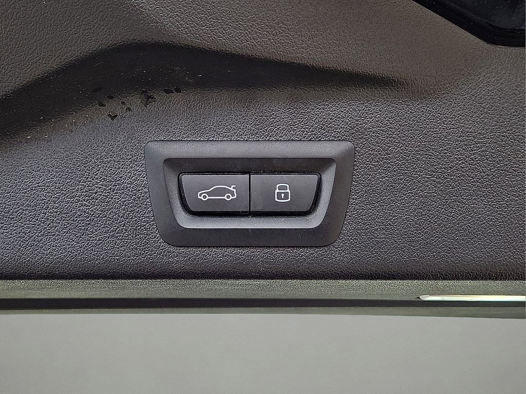 Used 2023 BMW X5 xDrive40i w/ M Sport Package image 13