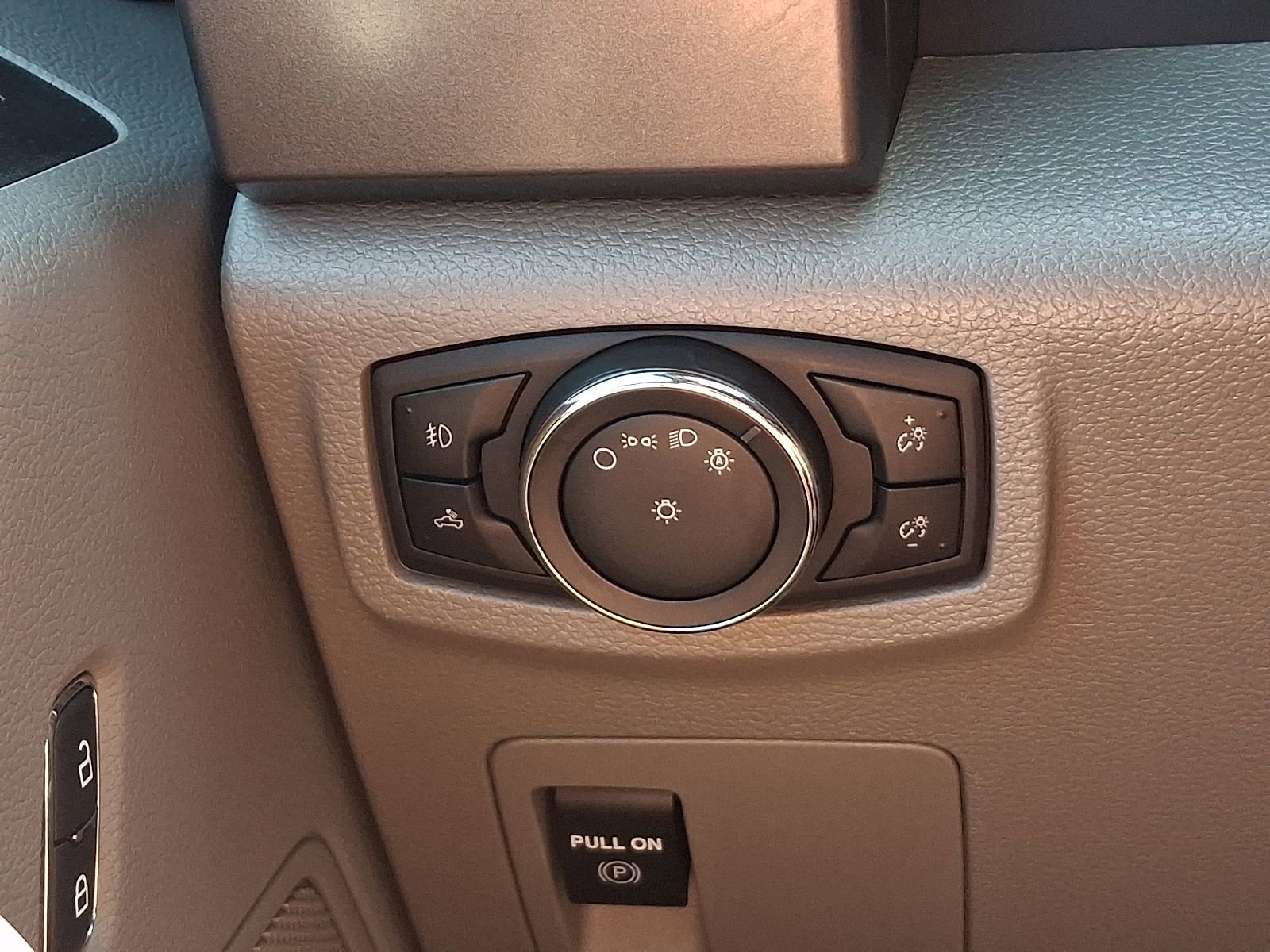 Used 2018 Ford F150 XLT AWD/4WD image 23