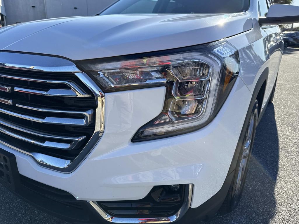 Used 2023 GMC Terrain SLT image 10