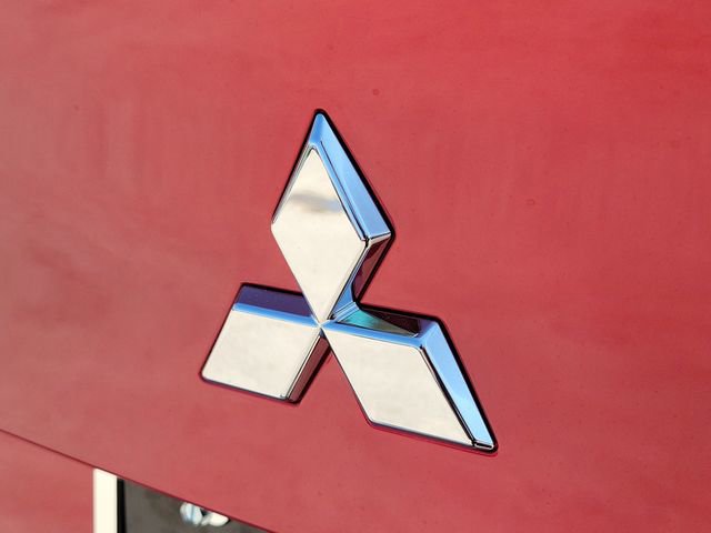 New 2026 Mitsubishi Outlander ES image 8