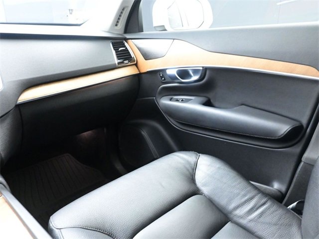 Used 2023 Volvo XC90 B6 Plus w/ Protection Package image 27