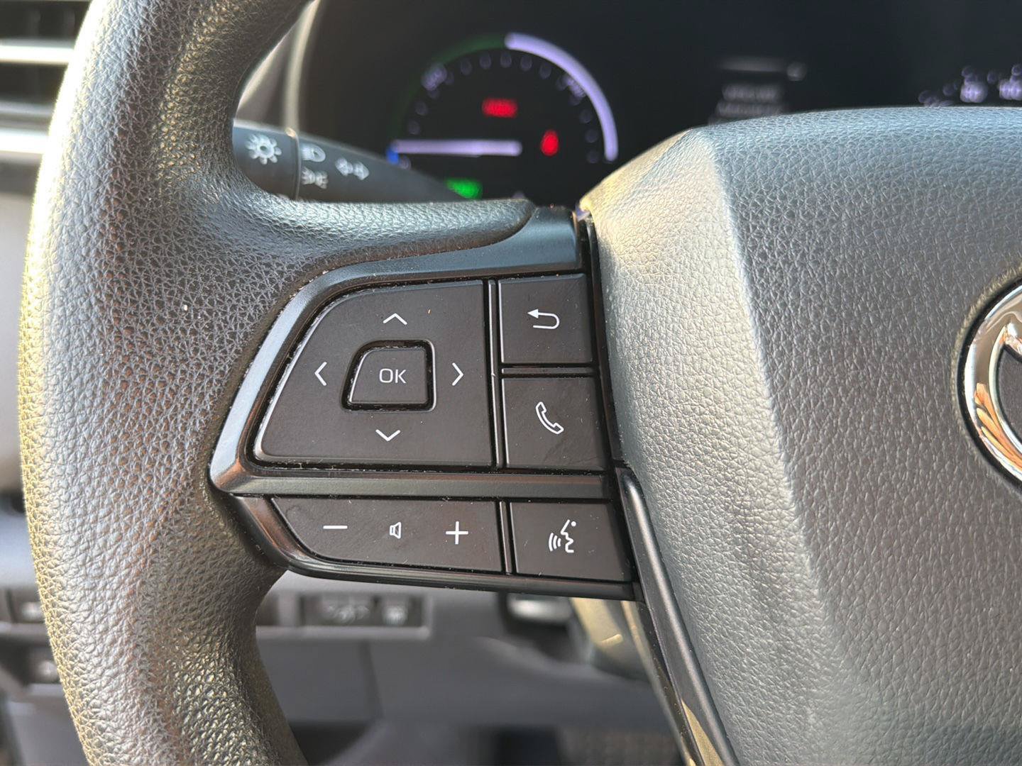 Used 2023 Toyota Sienna LE FWD image 19