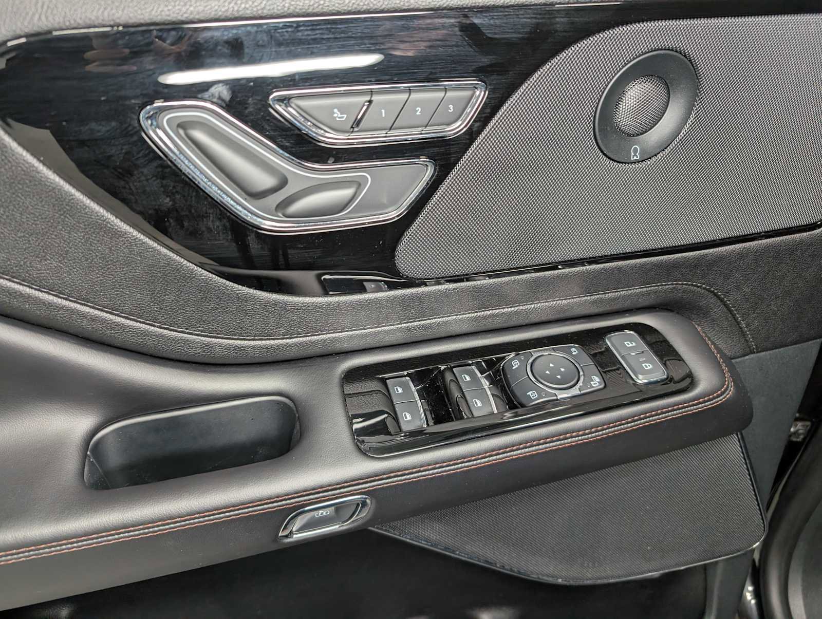 Used 2024 Lincoln Aviator Reserve w/ Elements Package Plus image 36