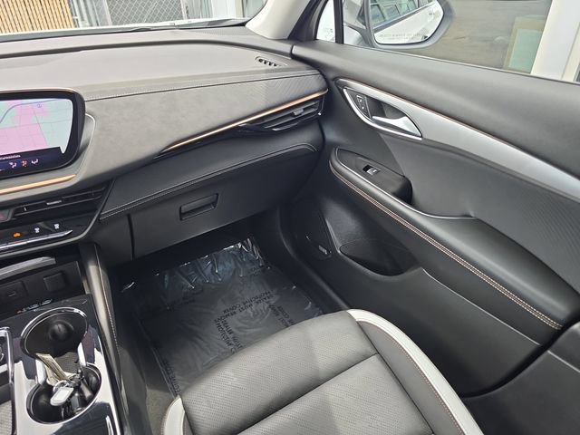 Certified 2025 Buick Envision Sport Touring AWD/4WD image 14