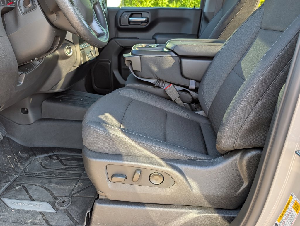 New 2026 Chevrolet Silverado 1500 Custom RWD image 9