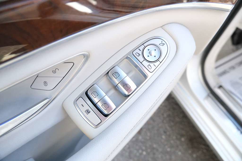 Used 2016 Mercedes-Benz S 550 Sedan image 20