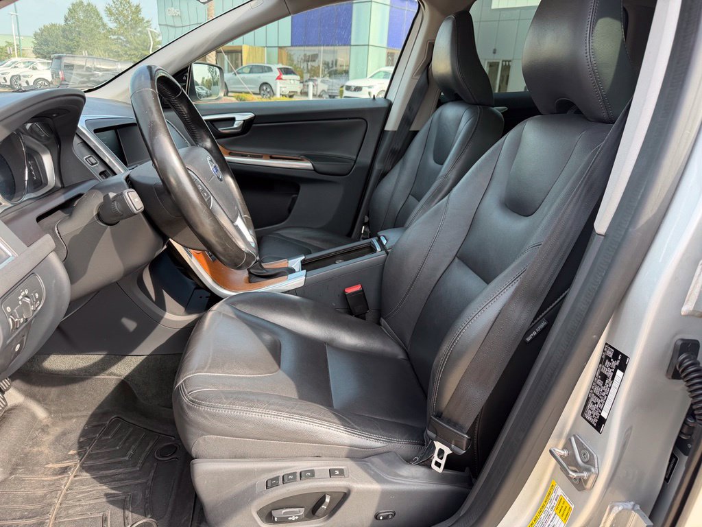 Used 2017 Volvo XC60 T5 Inscription w/ Preferred Option Package AWD/4WD image 10