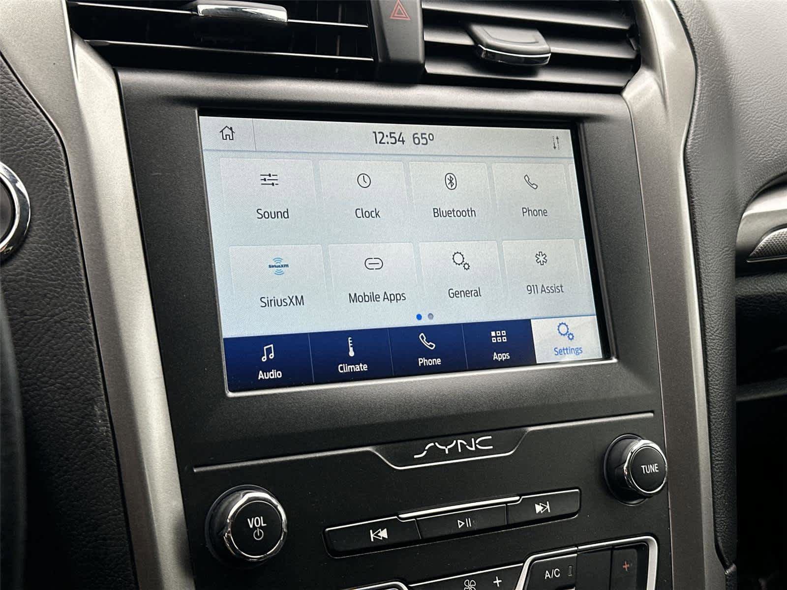 Used 2020 Ford Fusion SE FWD image 39