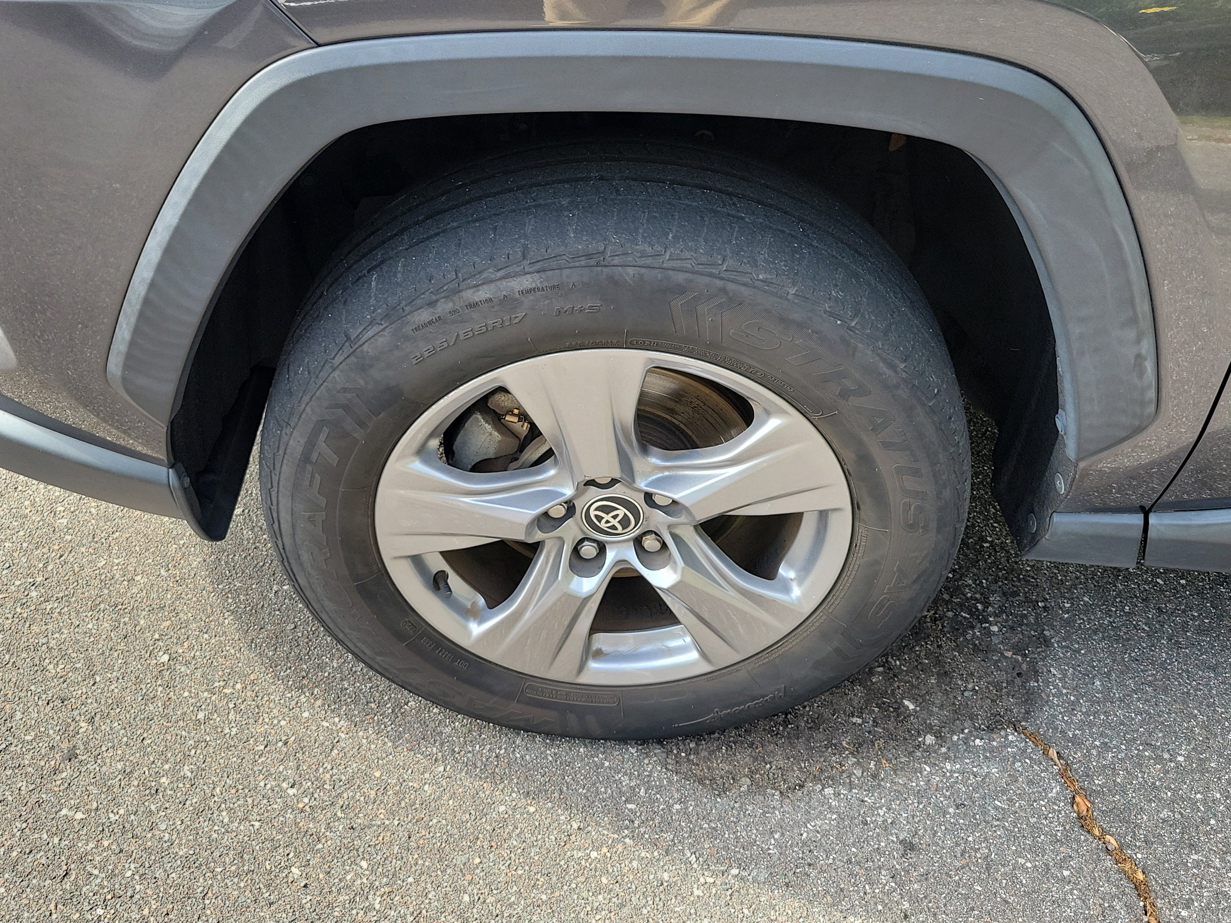 Used 2022 Toyota RAV4 XLE FWD image 37