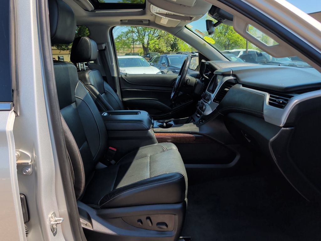 Used 2020 GMC Yukon XL SLT w/ Premium Edition AWD/4WD image 37