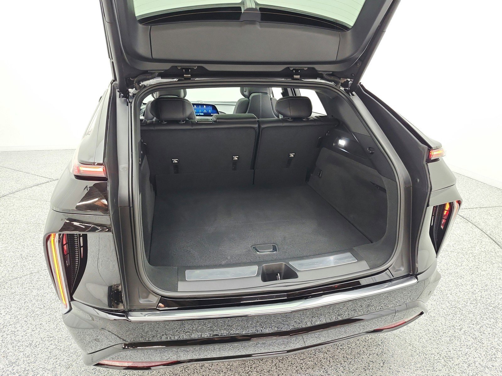 Used 2024 Cadillac Lyriq Luxury image 18