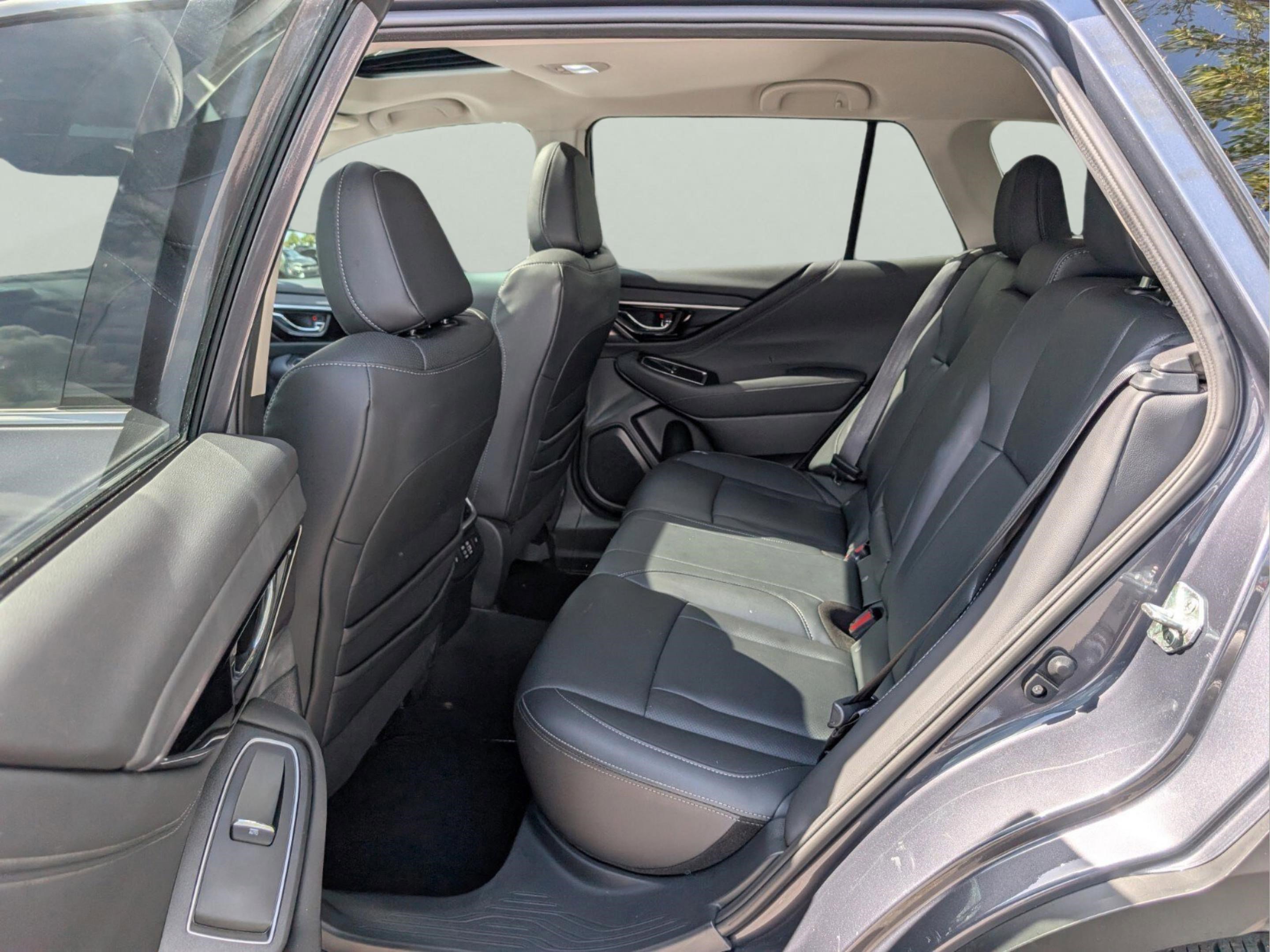 Used 2023 Subaru Outback Touring XT AWD/4WD image 29