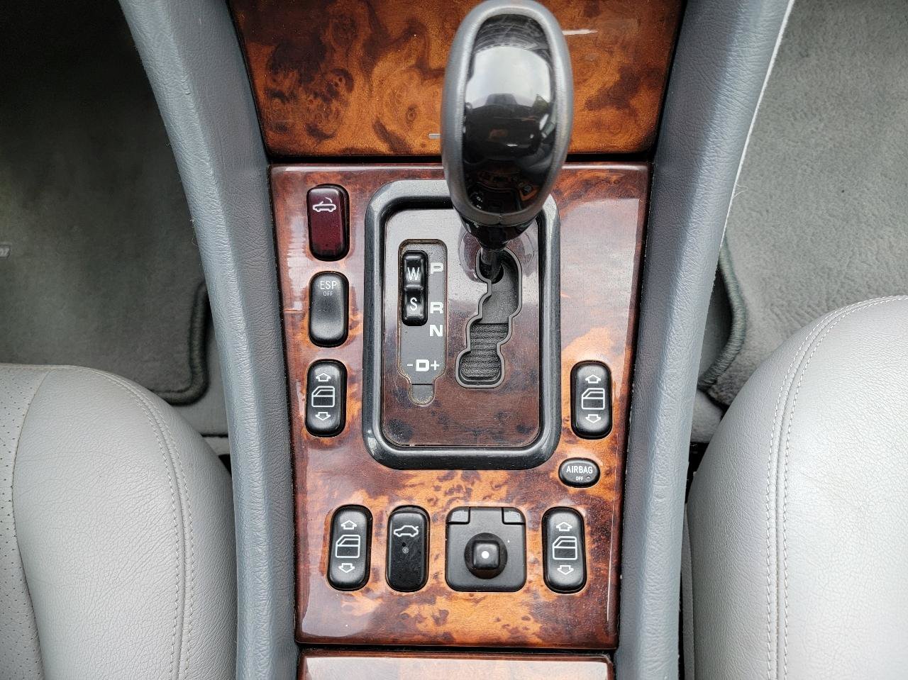 Used 2003 Mercedes-Benz CLK 320 Cabriolet image 29