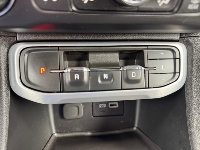 Used 2021 GMC Acadia SLE w/ Driver Convenience Package image 14