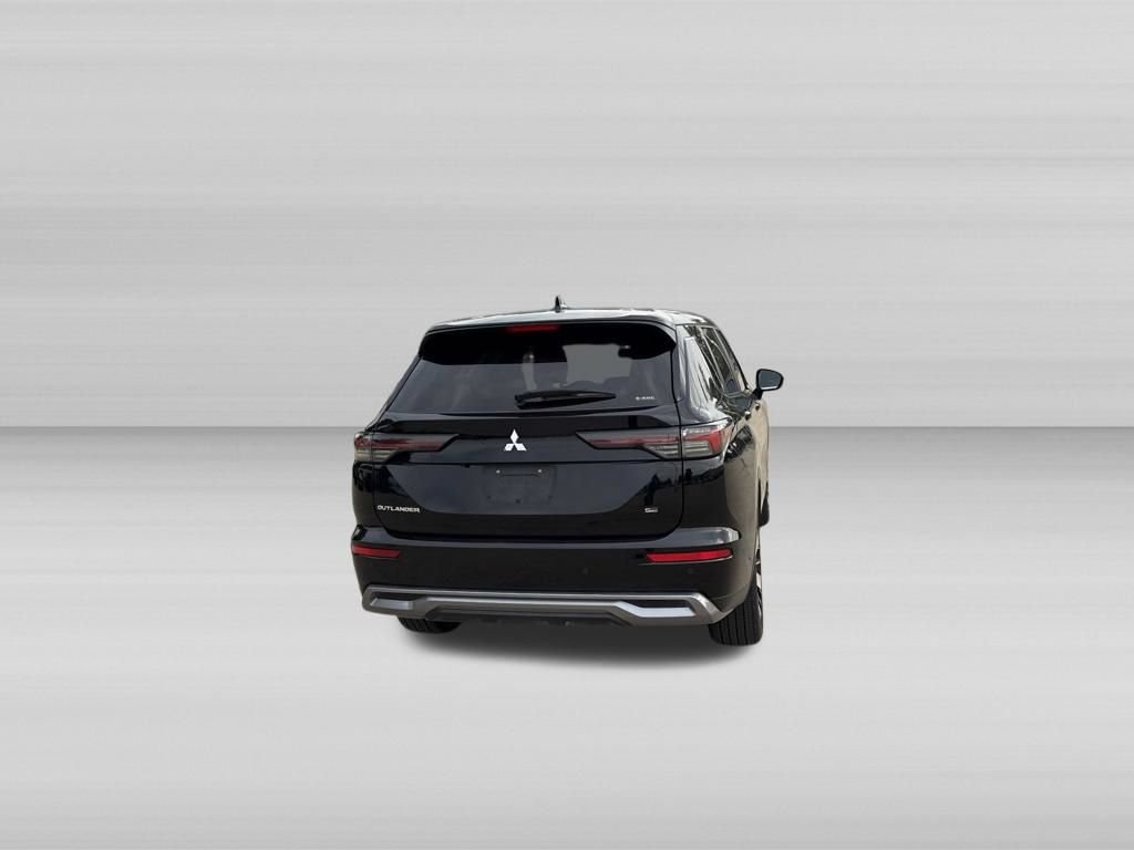 Used 2025 Mitsubishi Outlander SE AWD/4WD image 5